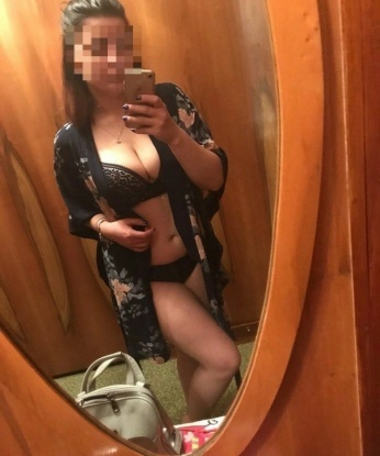 😘 Опыт и креативность делают меня уникальной. 🔥 Позволь мне погрузить тебя в мир наслаждений и безудержных эмоций. 😍 При мне есть все возможности для реализации твоих самых смелых фантазий. 💋 Мои услуги охватывают широкий спектр: классический секс, оральный, анальный, ролевые игры и многое другое. 💦 Предлагаю тебе окунуться в атмосферу настоящего удовольствия и расслабления. 💫 И помни, Москва прекрасна своей возможностью исполнить все, о чем ты мечтаешь. 😉 Жду встречи с нетерпением! 🌹 Фото и отзывы доступны по запросу. 📷👀 Надежда